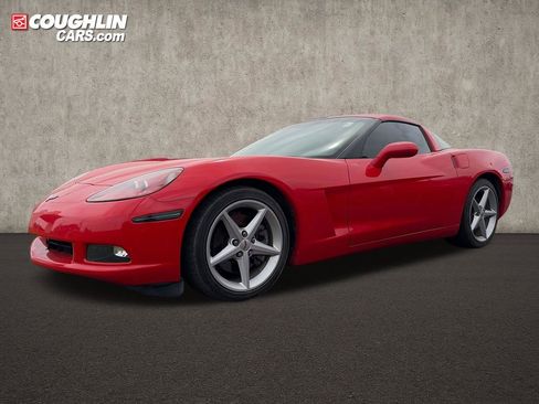 Used 2012 Chevrolet Corvette Coupe w/ 2LT Preferred Equipment Group RWD image 4