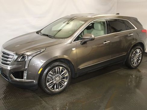 Used 2019 Cadillac XT5 Luxury image 2