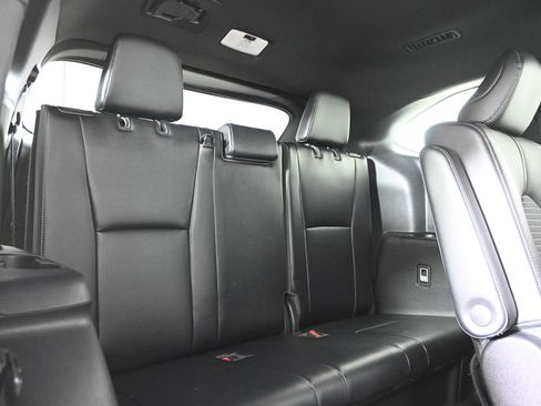 Used 2021 Toyota Highlander XSE image 17