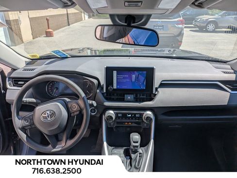 Used 2025 Toyota RAV4 XLE AWD/4WD image 6