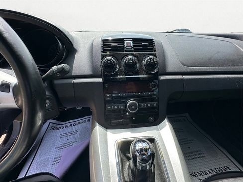 Used 2008 Saturn Sky w/ Weekend Getaway Package image 11