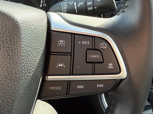 Certified 2025 Toyota Grand Highlander AWD image 18