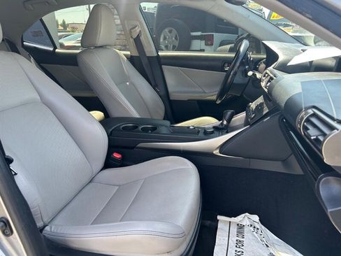 Used 2016 Lexus IS 200t RWD image 18