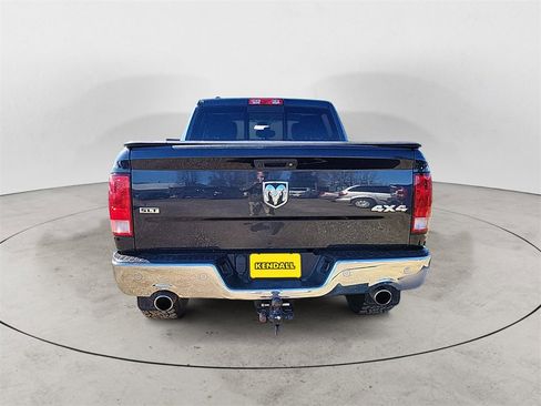 Used 2017 RAM 1500 Classic SLT w/ SLT Plus D￩cor Group image 4