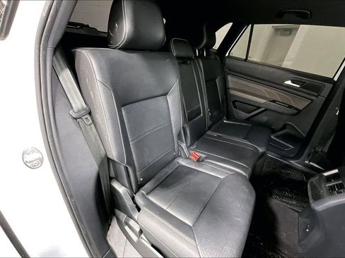 Used 2021 Volkswagen Atlas Cross Sport SE image 35