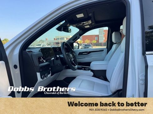 Used 2025 Chevrolet Tahoe Premier w/ Sun And Tow Package AWD/4WD image 13
