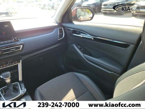 Certified 2022 Kia Seltos S FWD image 16