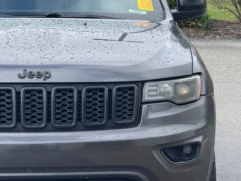 Used 2018 Jeep Grand Cherokee Altitude image 10