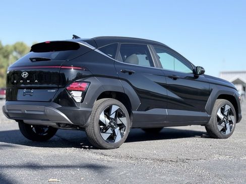 Certified 2025 Hyundai Kona Limited image 8