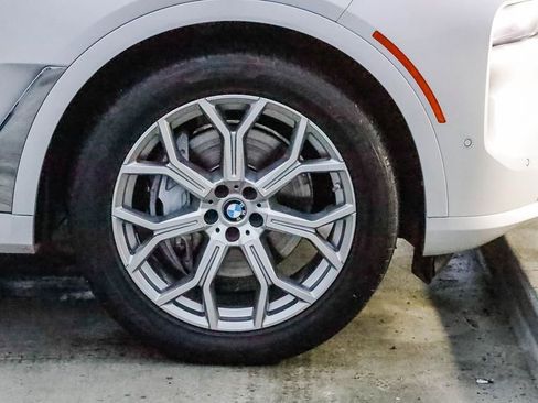 Used 2023 BMW X7 xDrive40i AWD/4WD image 11
