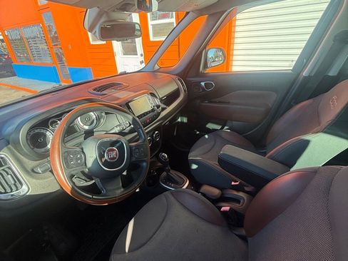 Used 2014 FIAT 500L Trekking w/ Popular Equipment Group FWD image 8