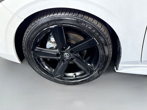 Used 2022 Nissan Sentra SR w/ Midnight Edition FWD image 38
