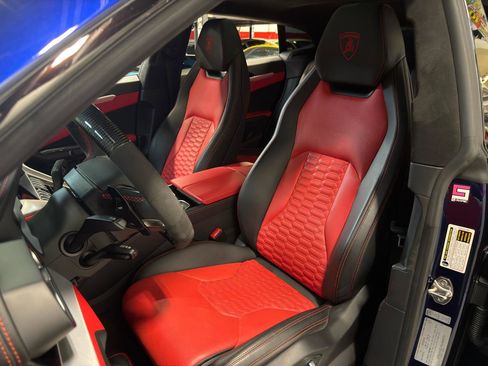 Used 2019 Lamborghini Urus image 14