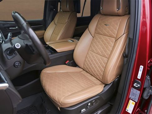 Used 2023 Cadillac Escalade Sport w/ Touring Package image 7