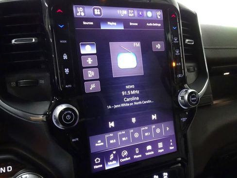 Used 2025 RAM 1500 Laramie image 32