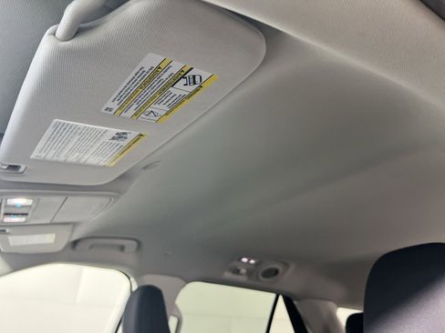 Used 2025 Ford Explorer Active RWD image 25