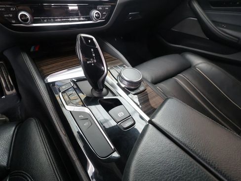 Used 2019 BMW M550i xDrive M550i xDrive Sedan 4D image 25