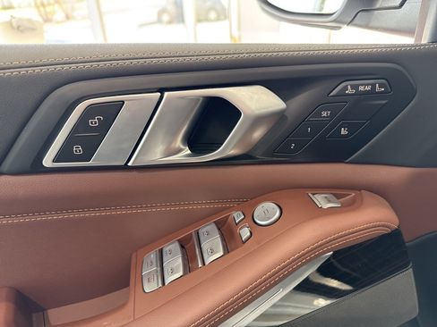 Certified 2025 BMW X7 xDrive40i w/ Premium Package image 32