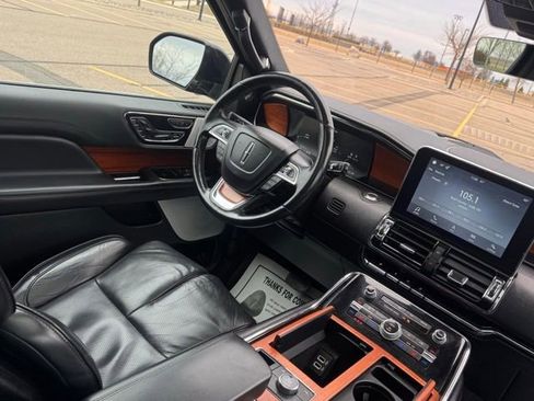 Used 2019 Lincoln Navigator L Reserve AWD/4WD image 16