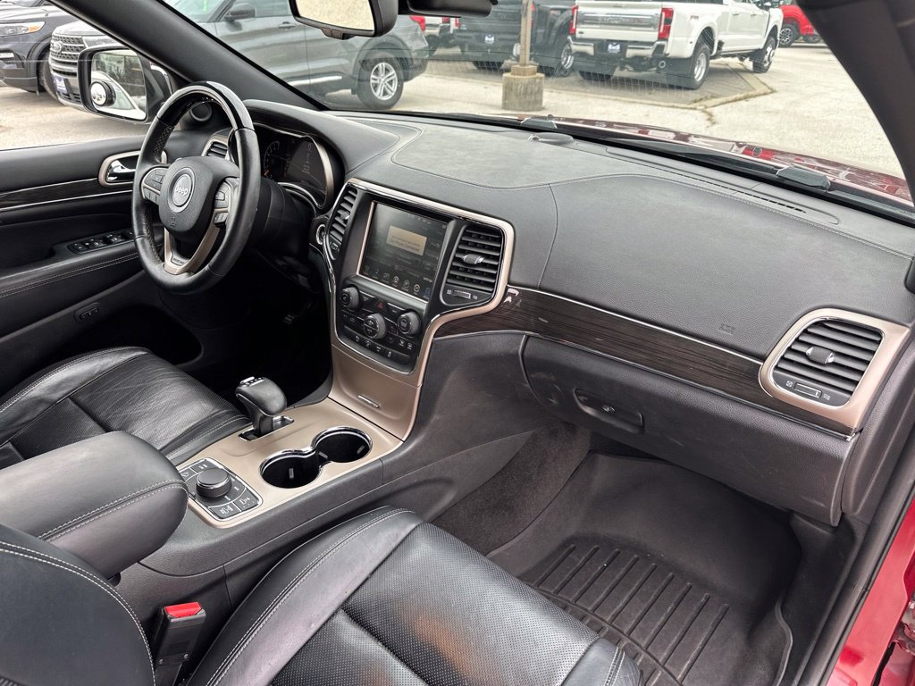 Used 2015 Jeep Grand Cherokee Overland w/ Advanced Technology Group AWD/4WD image 22