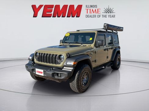 Used 2025 Jeep Wrangler Unlimited Sport AWD/4WD image 7