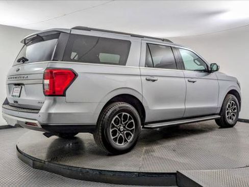 Used 2023 Ford Expedition Max XLT image 7