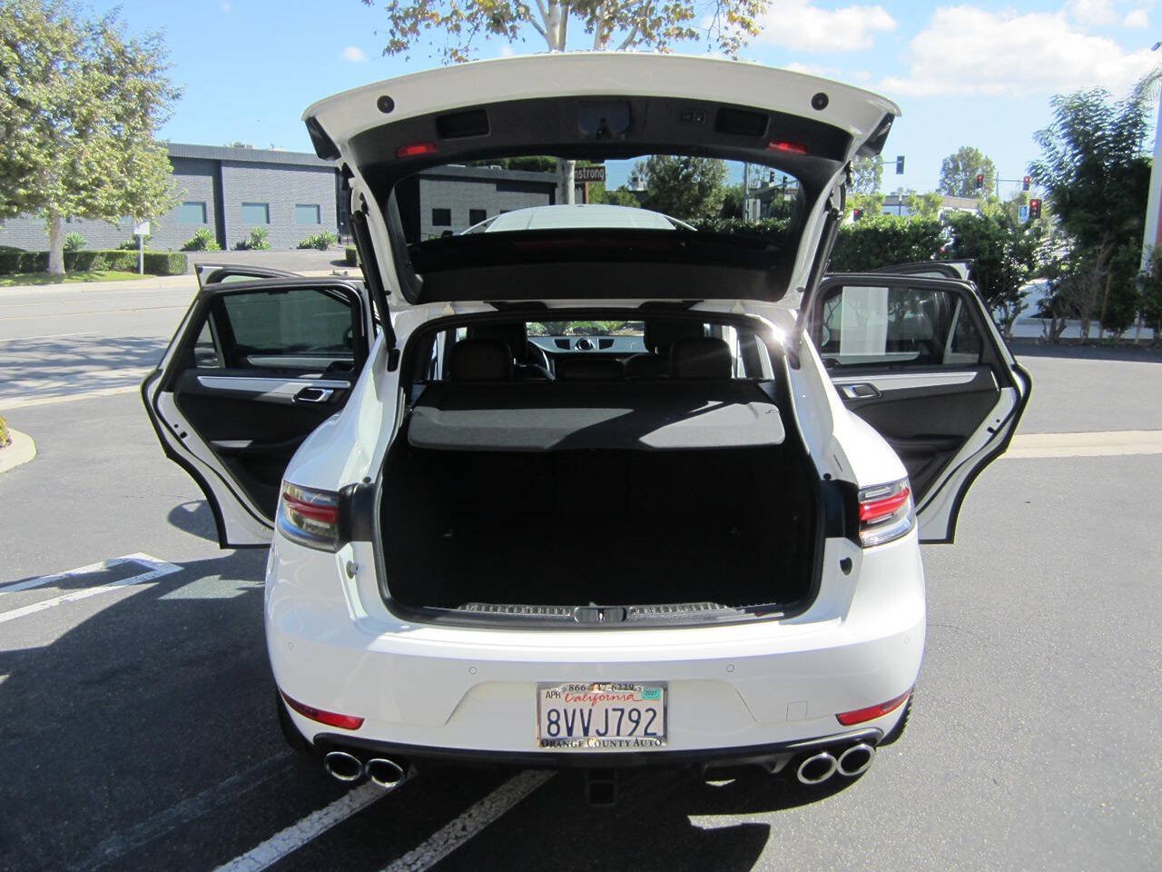 Used 2020 Porsche Macan Turbo AWD/4WD image 11