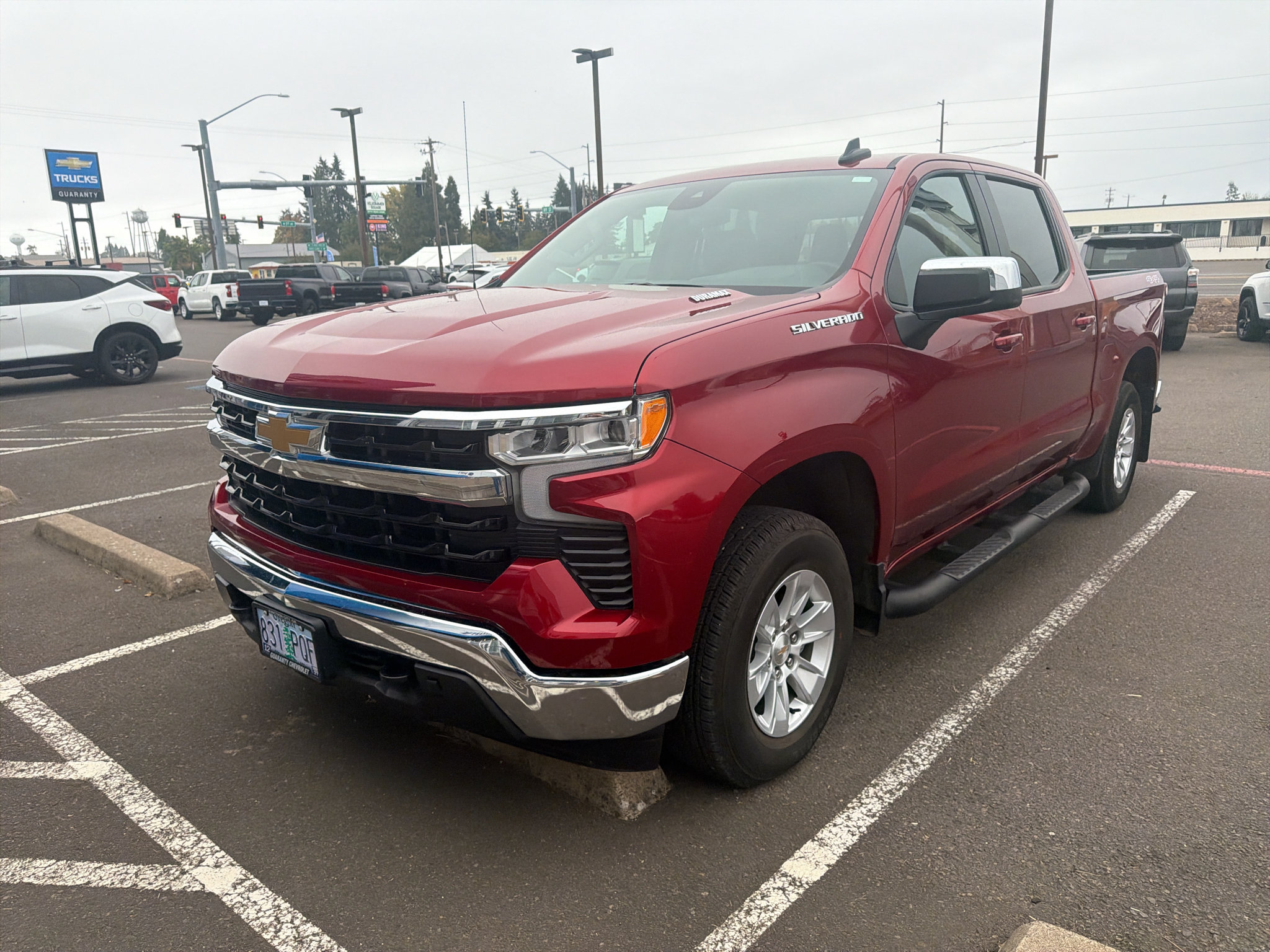 Used 2023 Chevrolet Silverado 1500 LT AWD/4WD image 3