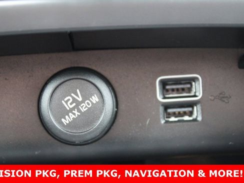 Used 2019 Volvo XC40 T5 Momentum image 18