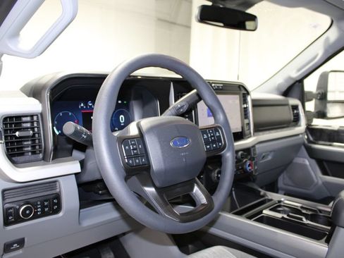 New 2026 Ford F250 XLT w/ XLT Premium Package AWD/4WD image 18