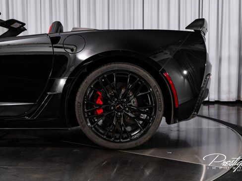 Used 2016 Chevrolet Corvette Z06 w/ 3LZ Preferred Equipment Group image 17