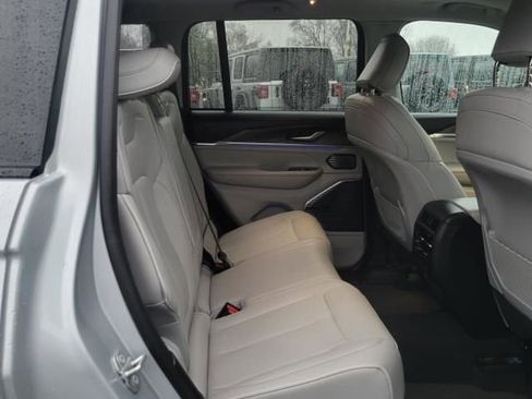 Used 2022 Jeep Grand Cherokee Overland image 17