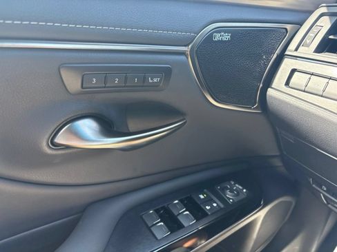 Used 2022 Lexus ES 350 F Sport w/ Accessory Package 2 FWD image 17