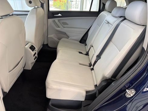 Used 2023 Volkswagen Tiguan SE w/ Panoramic Sunroof Package AWD/4WD image 15