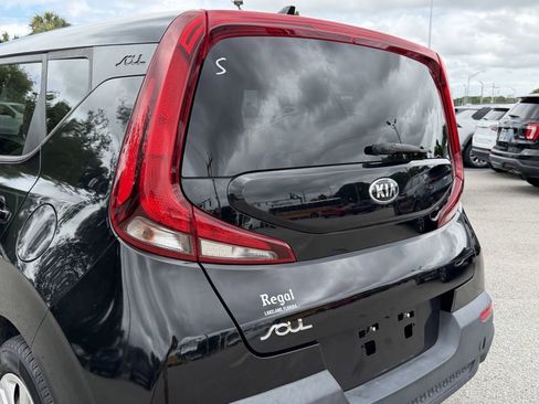 Used 2020 Kia Soul LX FWD image 11