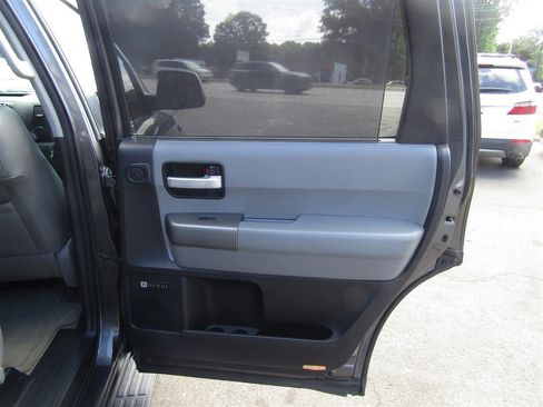 Used 2011 Toyota Sequoia Limited AWD/4WD image 22