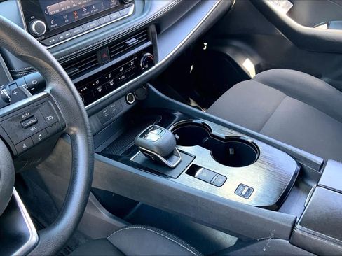 Used 2024 Nissan Rogue S FWD image 16