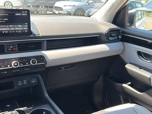 Used 2023 Honda Pilot EX-L image 25