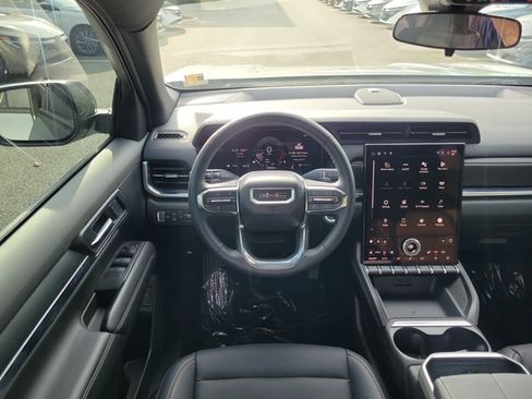 Used 2025 GMC Terrain Elevation w/ Elevation Premium Package AWD/4WD image 12