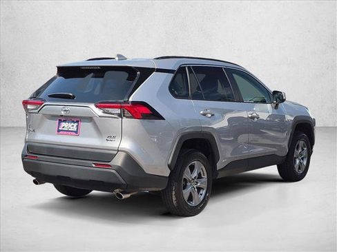 Used 2025 Toyota RAV4 XLE AWD/4WD image 5