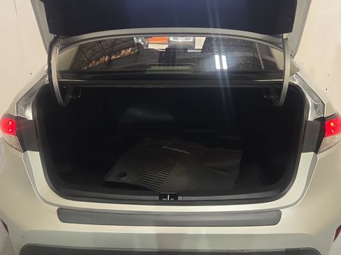 Used 2021 Toyota Corolla LE FWD image 15