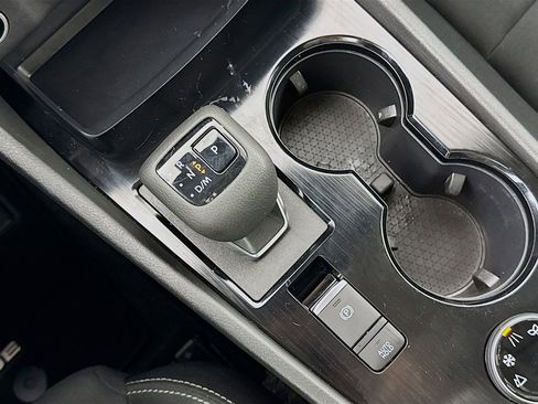 Used 2023 Nissan Rogue S image 16