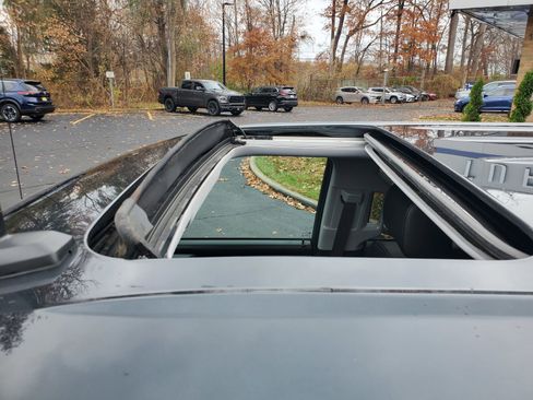 Used 2017 GMC Sierra 1500 SLT w/ SLT Premium Package image 8