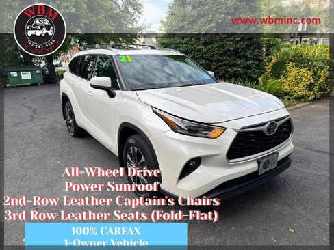 Used 2021 Toyota Highlander XLE AWD/4WD image 1