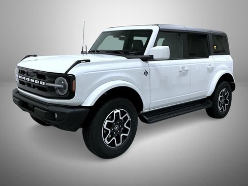 New 2025 Ford Bronco Outer Banks image 1