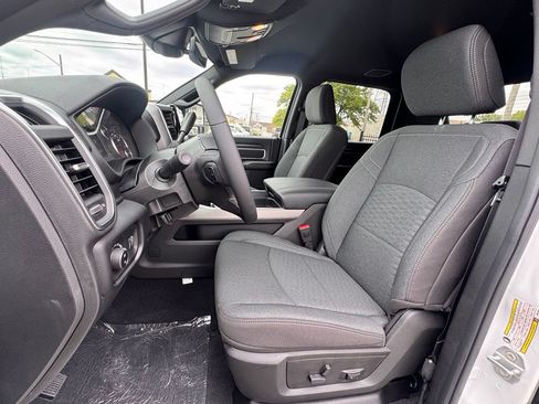 New 2026 RAM 2500 Big Horn AWD/4WD image 13