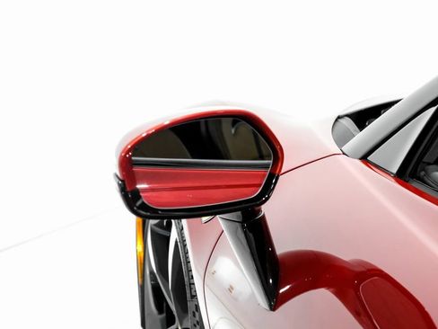 Used 2022 Ferrari SF90 Spider image 31