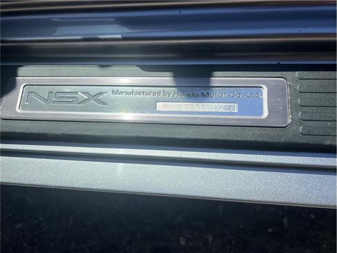 Used 2003 Acura NSX T RWD image 22