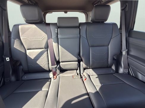 Used 2026 Lexus GX 550 w/ Accessory Package (2T) AWD/4WD image 27