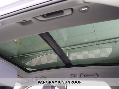 Used 2023 Audi Q5 2.0T Premium w/ Convenience Package image 3